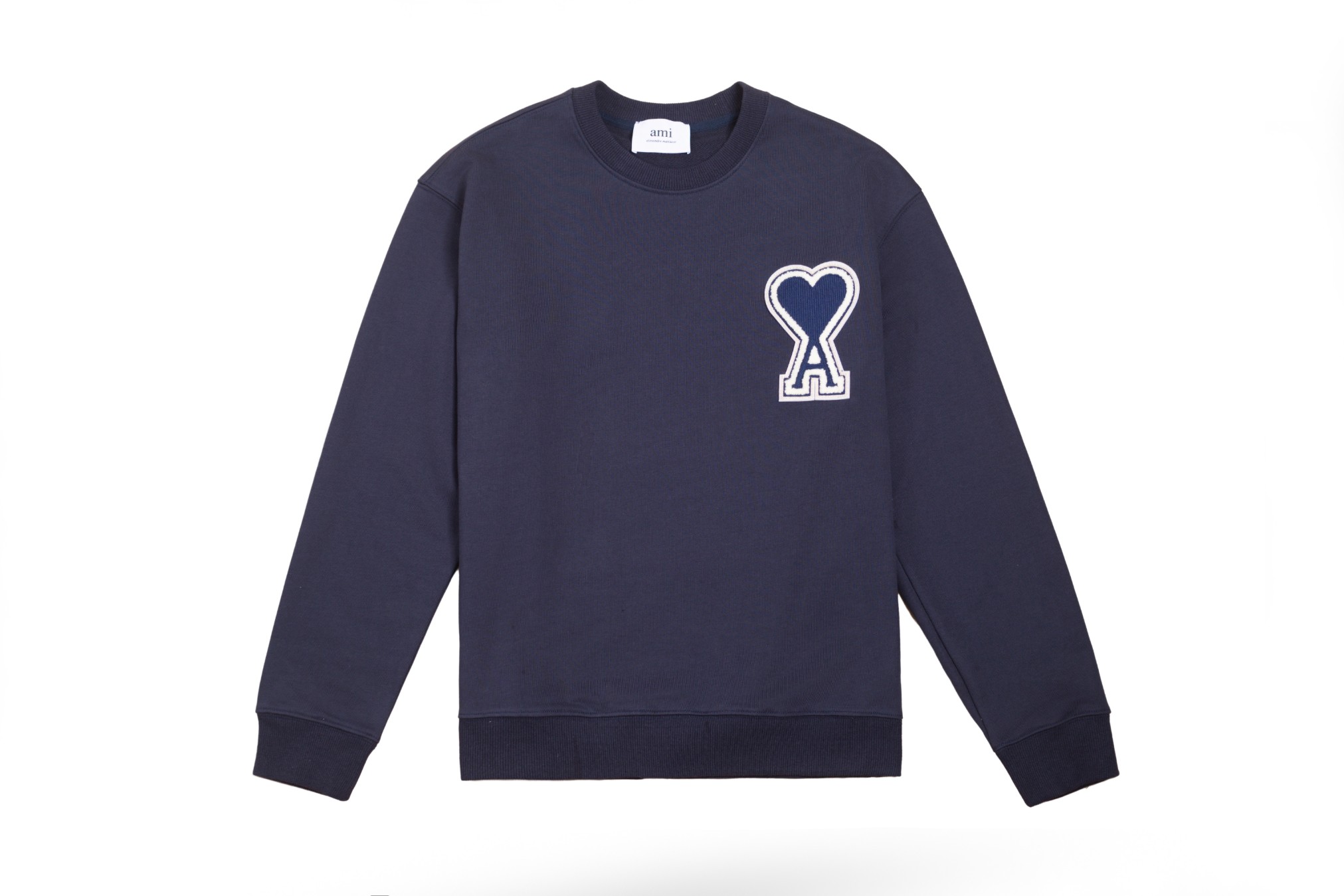 款号:MQ901 P78
AMI 25秋冬新品经典大爱心章仔圆领套头卫衣 订制360克纯绵面料 高版本 新主麦 洗水麦 男女同款 颜色:宝蓝,尺码:S-XL