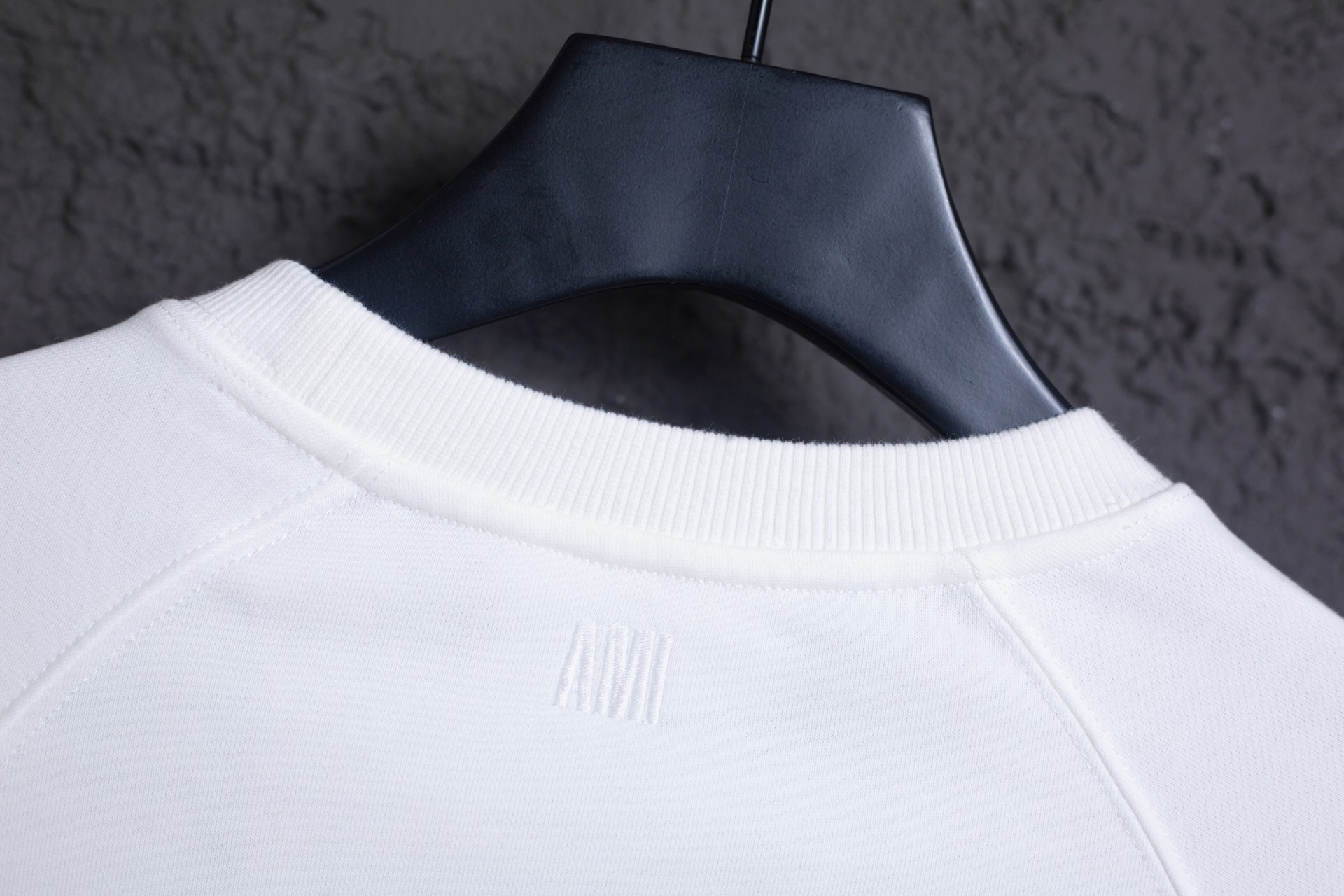 AMI Paris Sudadera de Algodón con Bordado de Corazón para Hombre y Mujer 5 a1760296871890 3833