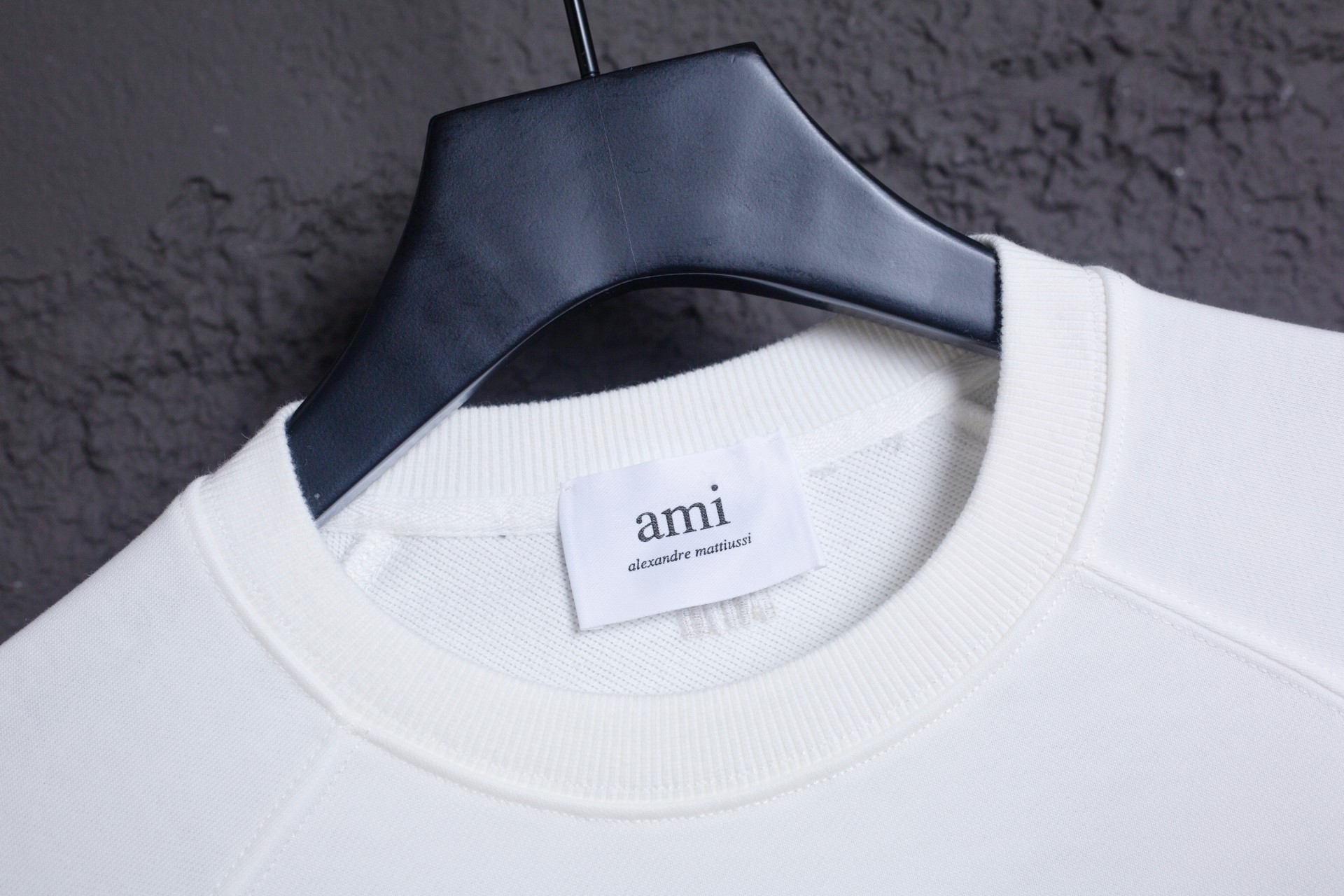 AMI Paris Sudadera de Algodón con Bordado de Corazón para Hombre y Mujer 4 a1760296872193 4378