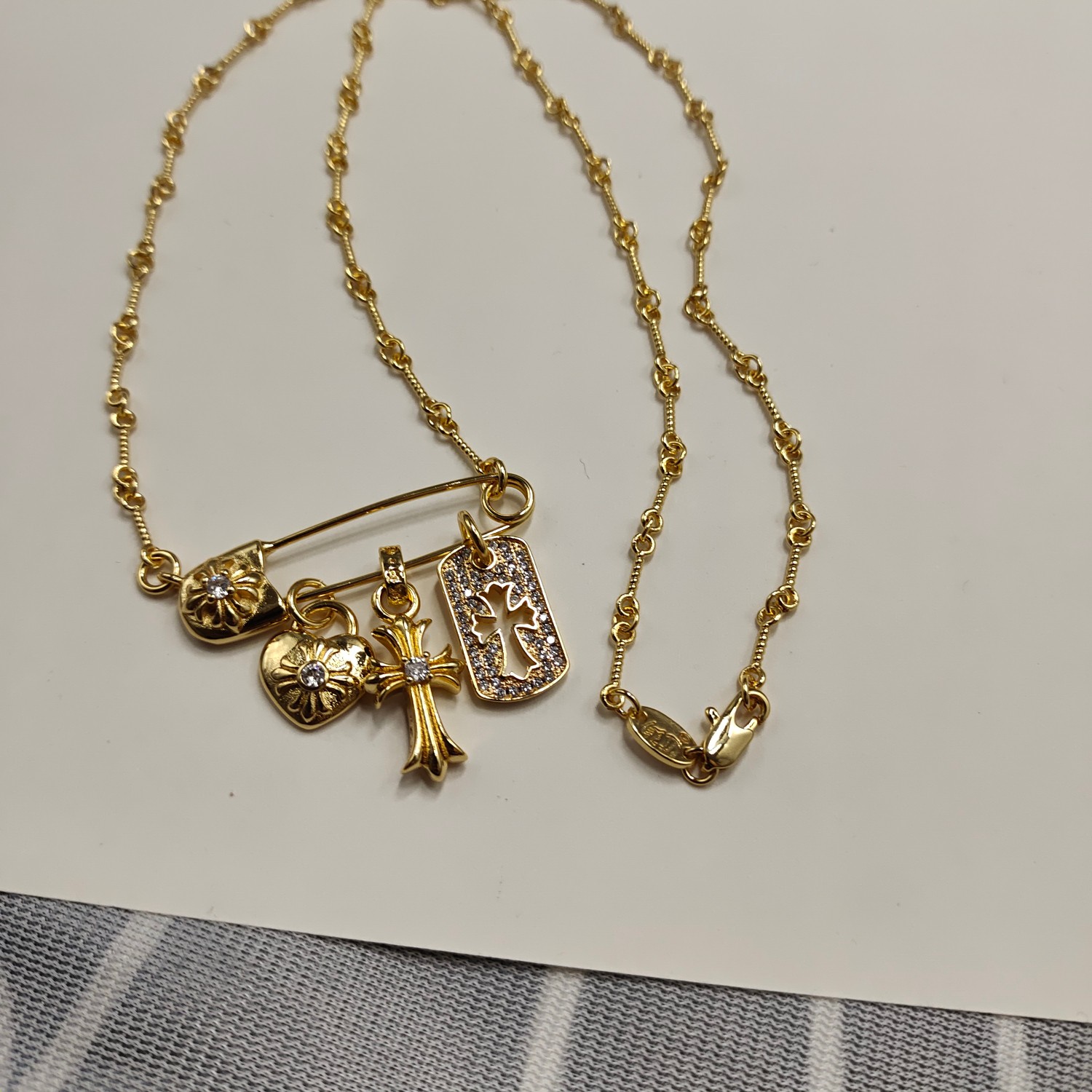 クロームハーツ クラシックネックレス - エレガントで洗練されたデザイン