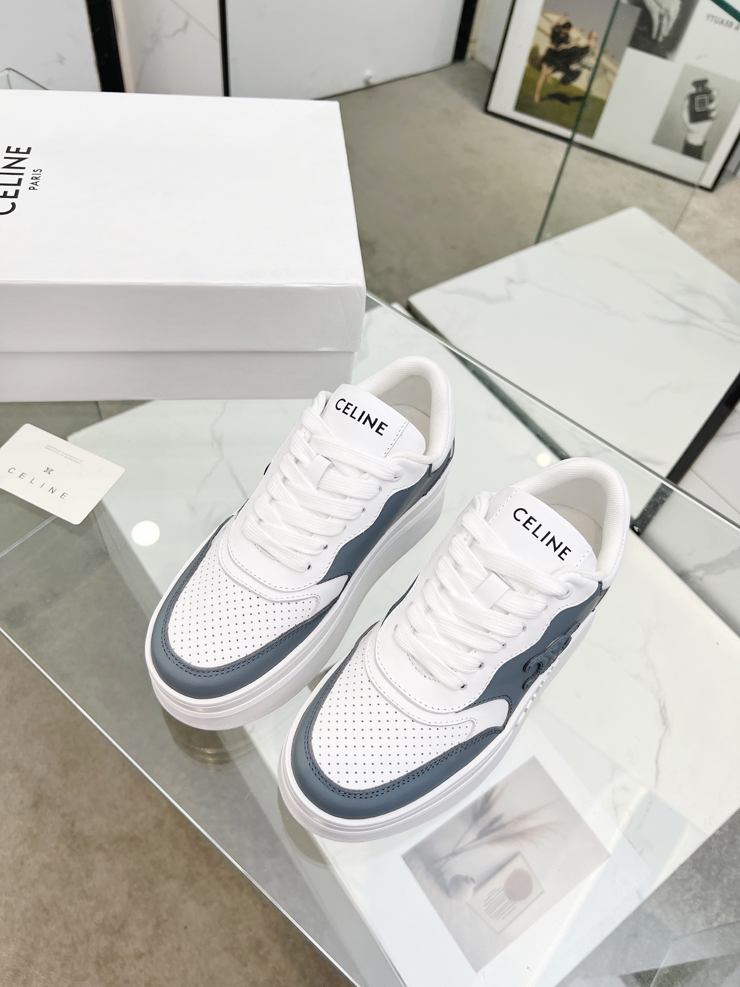 NO:223293,Celine (CELINE) spring and summer new BLOCK TRIOMPHE Arc de Triomphe wedge thick sole sneakers series new upper adopts original custom-made top-layer cowhide shoe body with brand elements embossed pattern, the toe punched design is comfortable and breathable, a classic versatile sneaker worth having Fabric top-layer cowhide inner breathable net Size35-41 (Note 41 customized, no return or exchange), casual shoes/sports shoes, celine, celine, sneakers, cowhide19860909赛琳（CELINE）春夏新款BLOCK TRIOMPHE凯旋门坡跟厚底运动鞋系列上新鞋面采用原版定制头层牛皮鞋身带有品牌元素压花图案,鞋头冲孔设计穿着舒适透气一款经典百搭运动鞋值得拥有 面料头层牛皮 内里透气网里 Size35-41(注41订做不退换),休闲鞋/运动鞋,celine,celine,sneakers,cowhide,Women's Shoes