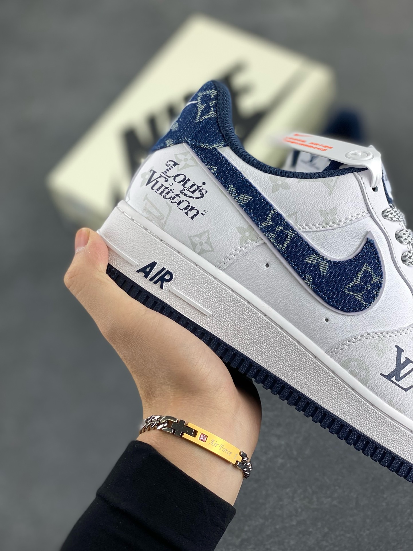 图片[6]-福利特价 NIke Air Force 1 \’07 Low “LV联名–暗夜精灵”空军一号 低帮 运动鞋 休闲鞋 折边针车 工艺难度大 原楦头原纸板 原装鞋盒 定制五金配件 内置全掌气垫 原厂鞋底 货号：CH6336-600 尺码：36 36.5 37.5 38 38.5 39 40 40.5 41 42 42.5 43 44 44.5 45-选品中心