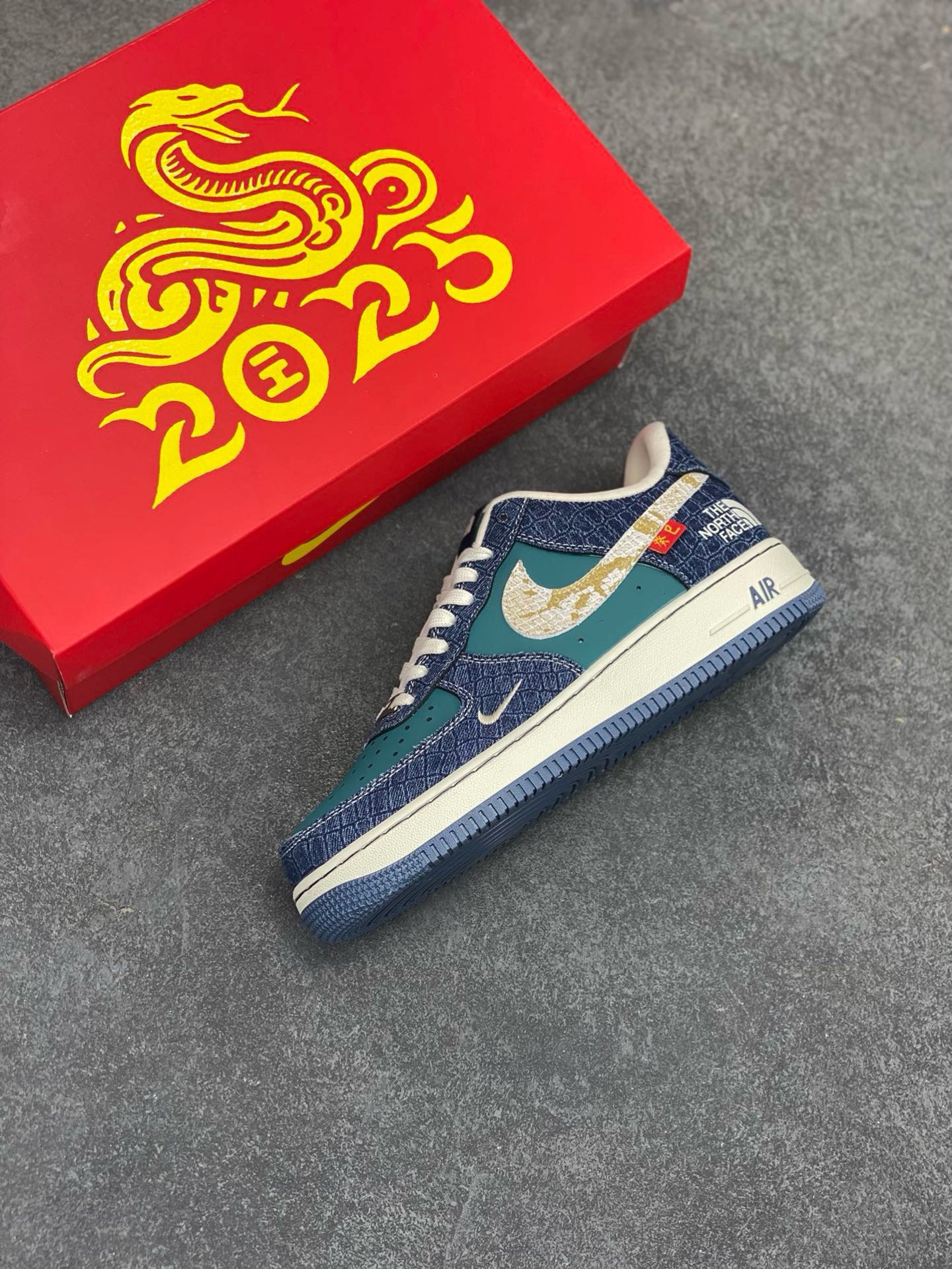 图片[7]-福利特价 Nk Air Force 1‘07 Low 北面联名 空军一号低帮休闲板鞋  #原楦头原纸板 原装鞋盒 定制五金配件 内置全掌气垫 原厂鞋底 货号：CH6336-526  尺码：36 36.5 37.5 38 38.5 39 40 40.5 41 42 42.5 43 44 44.5 45-选品中心