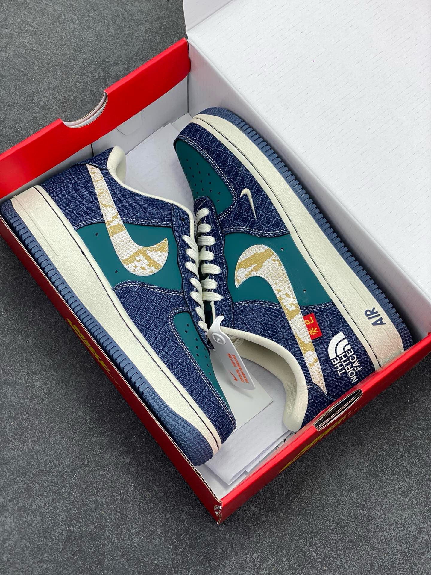 图片[9]-福利特价 Nk Air Force 1‘07 Low 北面联名 空军一号低帮休闲板鞋  #原楦头原纸板 原装鞋盒 定制五金配件 内置全掌气垫 原厂鞋底 货号：CH6336-526  尺码：36 36.5 37.5 38 38.5 39 40 40.5 41 42 42.5 43 44 44.5 45-选品中心