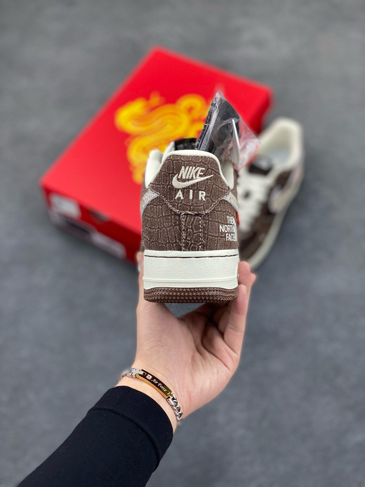 图片[4]-福利特价 Nk Air Force 1‘07 Low 北面联名 空军一号低帮休闲板鞋  #原楦头原纸板 原装鞋盒 定制五金配件 内置全掌气垫 原厂鞋底 货号：CH6336-524  尺码：36 36.5 37.5 38 38.5 39 40 40.5 41 42 42.5 43 44 44.5 45-选品中心