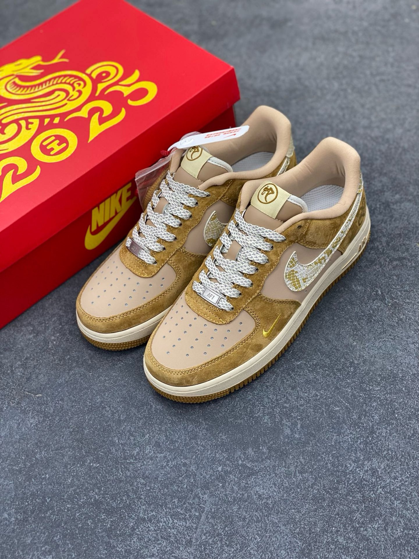 图片[8]-福利特价 Nk Air Force 1‘07 Low 蛇年限定 空军一号低帮休闲板鞋  #原楦头原纸板 原装鞋盒 定制五金配件 内置全掌气垫 原厂鞋底 货号：CH6336-523  尺码：36 36.5 37.5 38 38.5 39 40 40.5 41 42 42.5 43 44 44.5 45-选品中心