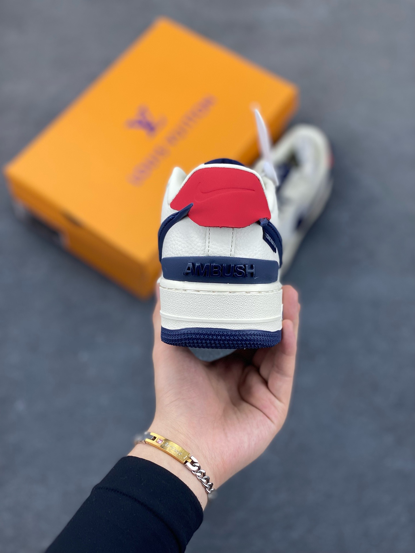 图片[4]-NIke Air Force 1 \’07 Low “LV联名——深蓝大勾”空军一号 低帮 运动鞋 休闲鞋 折边针车 工艺难度大 原楦头原纸板 原装鞋盒 定制五金配件 内置全掌气垫 原厂鞋底 货号：XS3464-575 尺码：36 36.5 37.5 38 38.5 39 40 40.5 41 42 42.5 43 44 44.5 45-选品中心