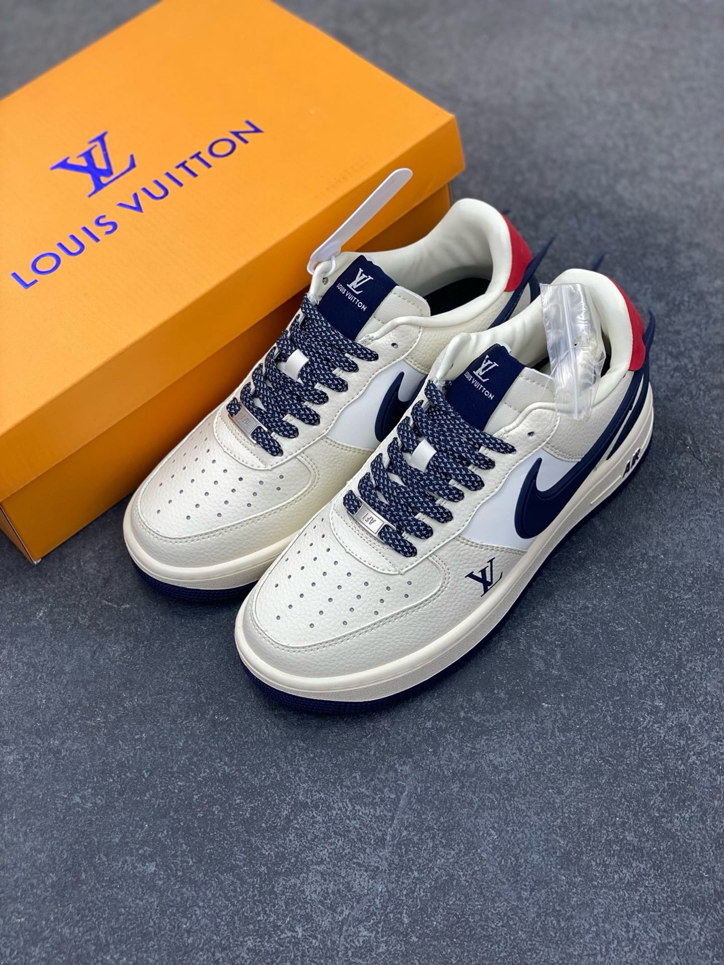 图片[8]-NIke Air Force 1 \’07 Low “LV联名——深蓝大勾”空军一号 低帮 运动鞋 休闲鞋 折边针车 工艺难度大 原楦头原纸板 原装鞋盒 定制五金配件 内置全掌气垫 原厂鞋底 货号：XS3464-575 尺码：36 36.5 37.5 38 38.5 39 40 40.5 41 42 42.5 43 44 44.5 45-选品中心