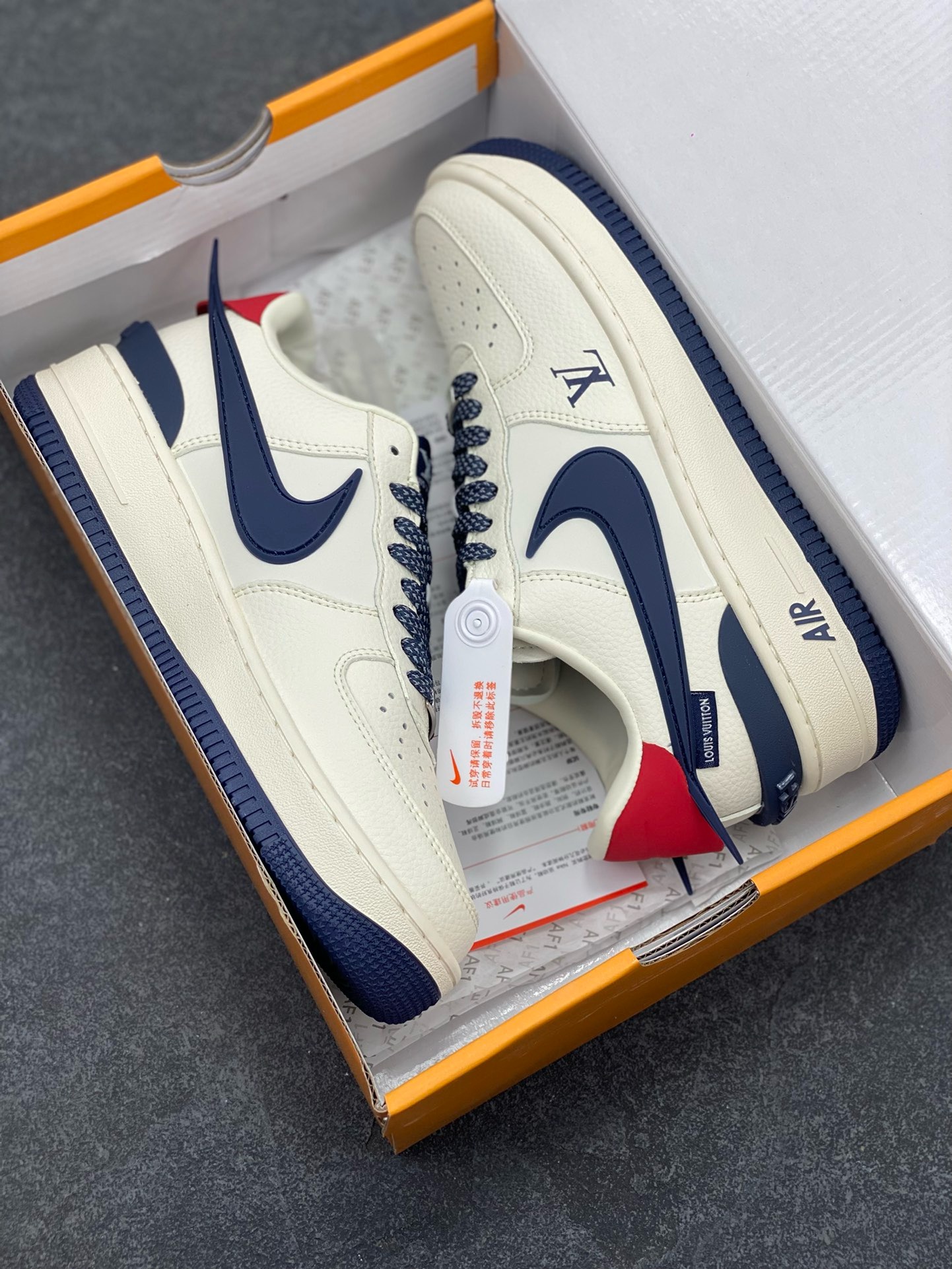 图片[9]-NIke Air Force 1 \’07 Low “LV联名——深蓝大勾”空军一号 低帮 运动鞋 休闲鞋 折边针车 工艺难度大 原楦头原纸板 原装鞋盒 定制五金配件 内置全掌气垫 原厂鞋底 货号：XS3464-575 尺码：36 36.5 37.5 38 38.5 39 40 40.5 41 42 42.5 43 44 44.5 45-选品中心