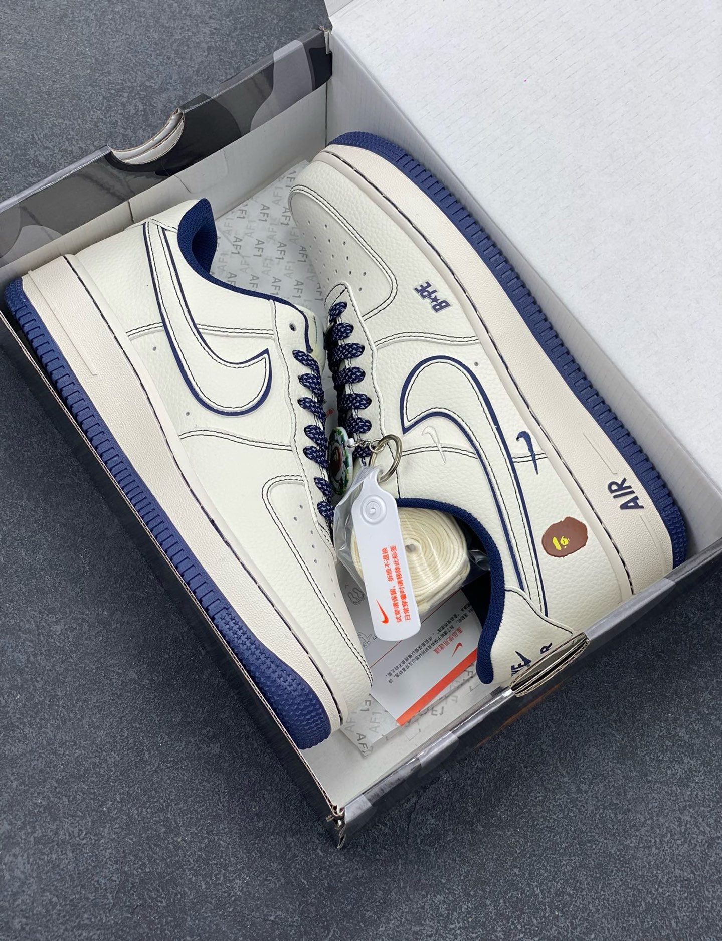 图片[9]-NIke Air Force 1 \’07 Low “Bape联名——米蓝满天星”空军一号 低帮 运动鞋 休闲鞋 折边针车 工艺难度大 原楦头原纸板 原装鞋盒 定制五金配件 内置全掌气垫 原厂鞋底 货号：HH7518-066 尺码：36 36.5 37.5 38 38.5 39 40 40.5 41 42 42.5 43 44 44.5 45-选品中心