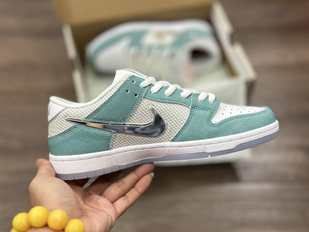 NK SB Dunk Low April 冰蓝 冰封玫瑰 镜面勾休闲运动鞋 FD2562-400