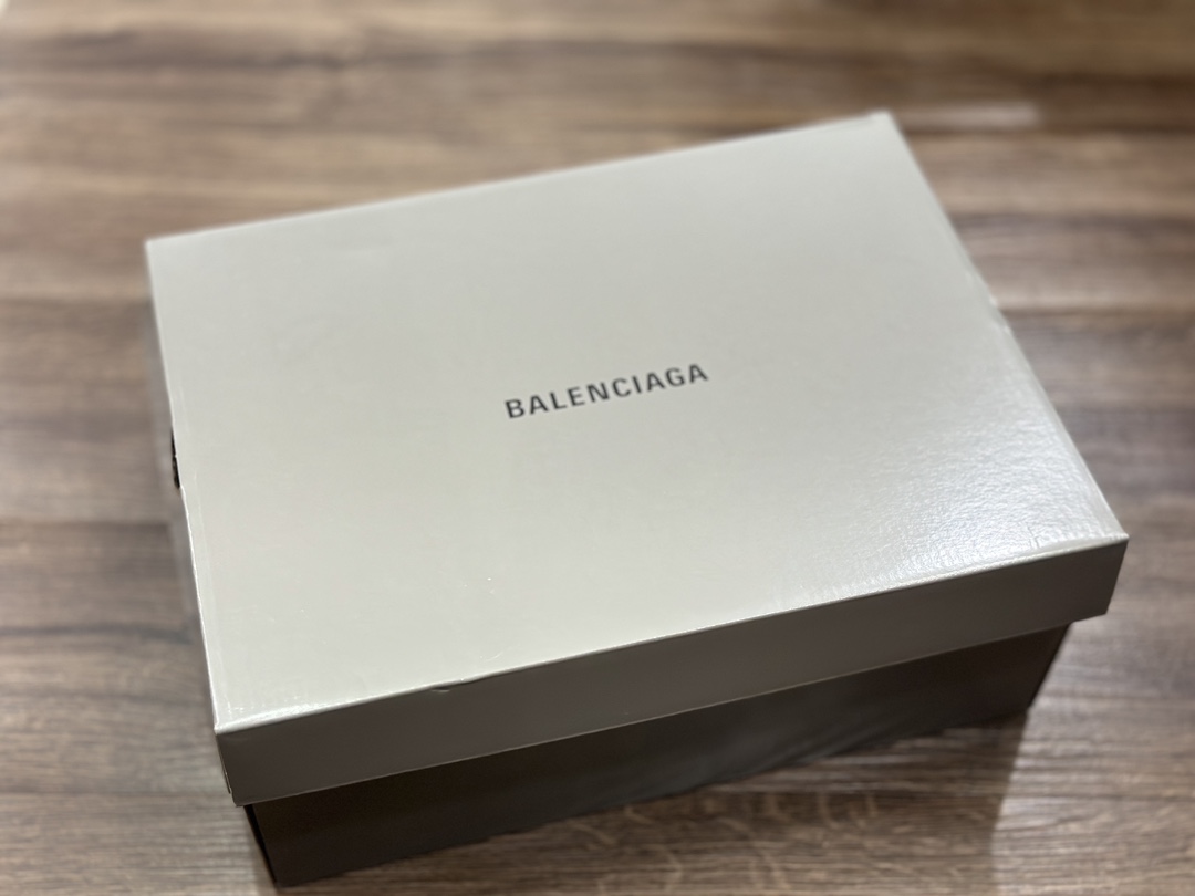 550  BALENCIAGA Defender Rubber Platform Sneakers卫士系列低帮