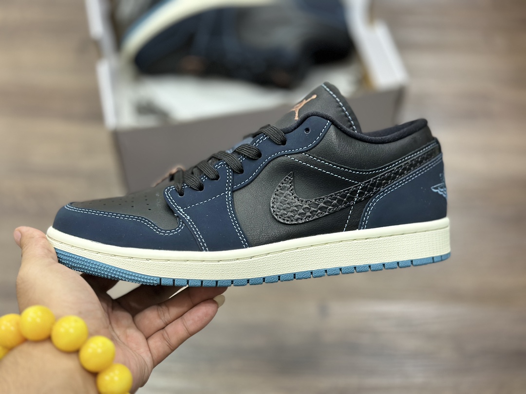 240 Air Jordan 1 Low AJ1 乔1 低帮休闲板鞋 FJ5478-010