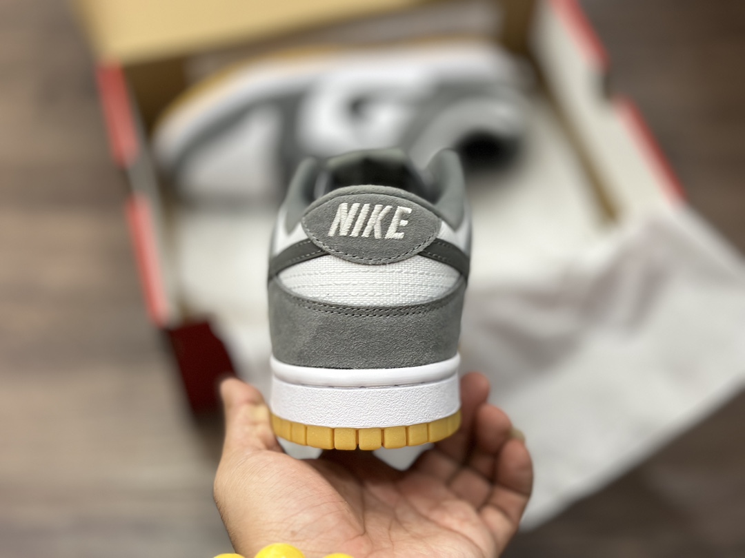 300 NIKE SB Dunk Low 低帮休闲运动鞋  FV0389-100