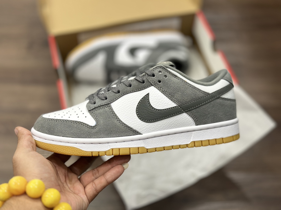 300 NIKE SB Dunk Low 低帮休闲运动鞋  FV0389-100