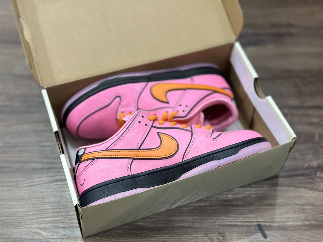 350 The Powerpuff Girls x Nike  SB Dunk Low 飞天小女警联名款 低帮休闲板鞋 FD2631-600