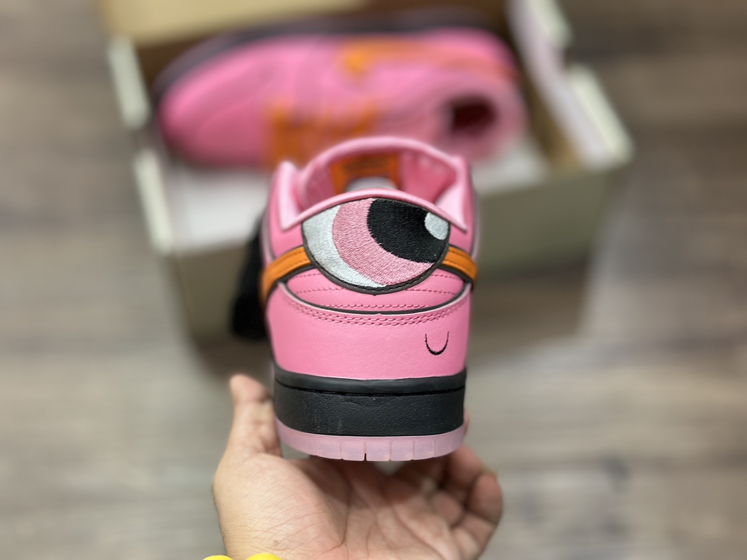 350 The Powerpuff Girls x Nike  SB Dunk Low 飞天小女警联名款 低帮休闲板鞋 FD2631-600