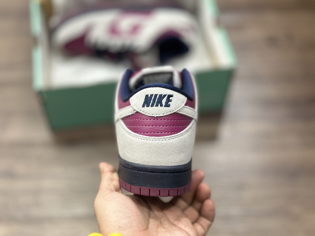 220 Nike  SB Dunk Low 低帮休闲板鞋  BQ6817-001