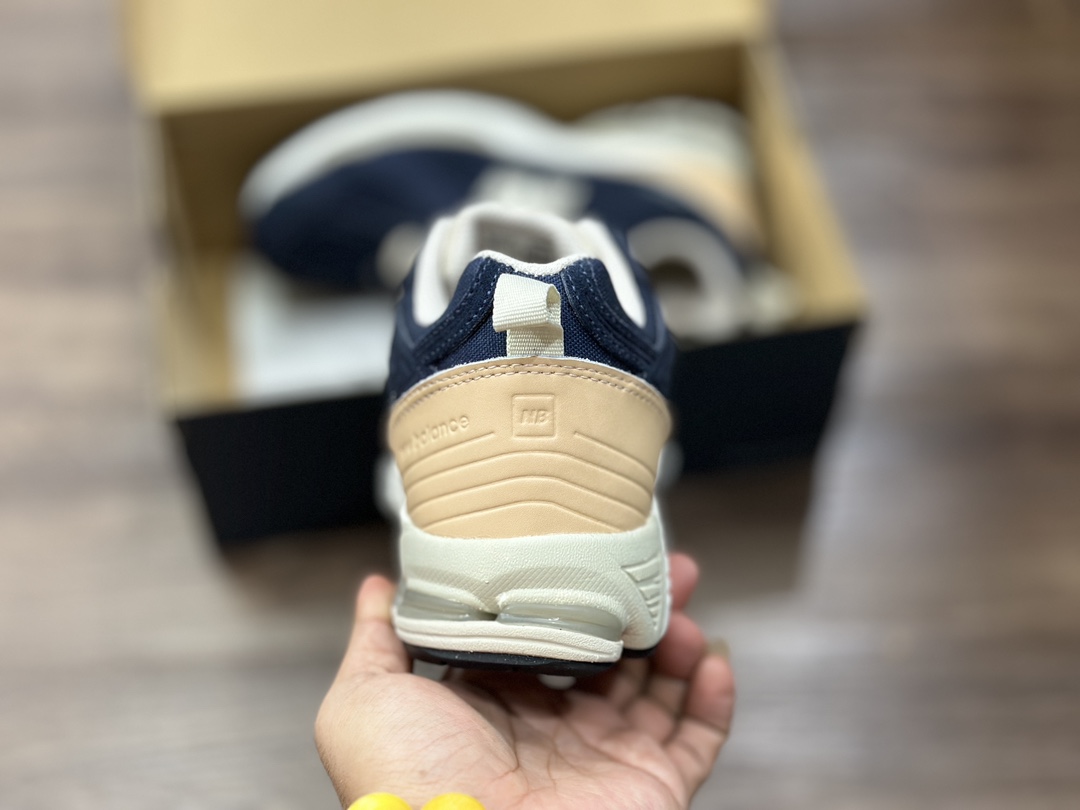 240 新百伦New Balance 1906系列复古老爹风休闲运动慢跑鞋 M1906FB