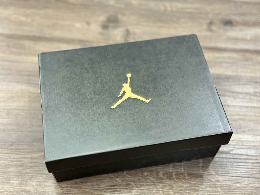 240 Air Jordan 1 Low AJ1 乔1 黑粉 低帮休闲板鞋 DV1333-051