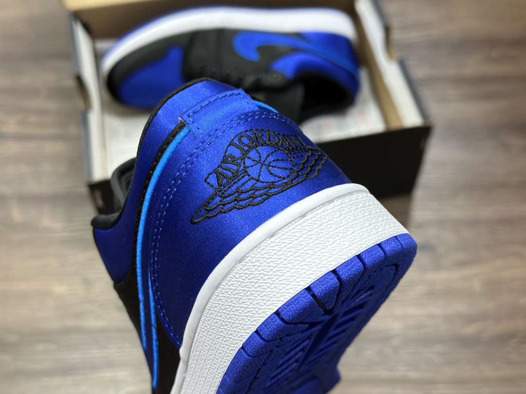 200 Air Jordan 1 Low AJ1 乔1 蓝丝绸 低帮休闲板鞋 921193-007