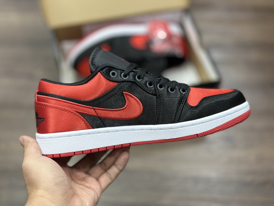 200 Air Jordan 1 Low AJ1 乔1 红丝绸 低帮休闲板鞋 FD4810-061