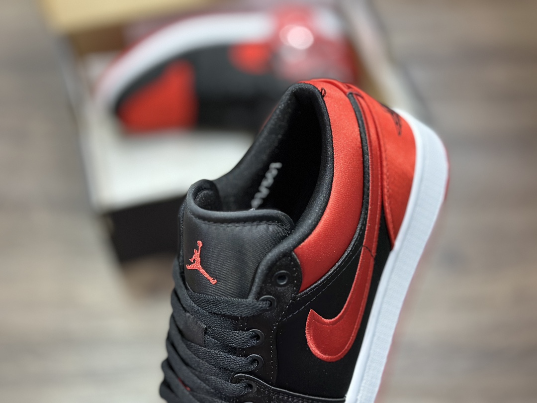 200 Air Jordan 1 Low AJ1 乔1 红丝绸 低帮休闲板鞋 FD4810-061