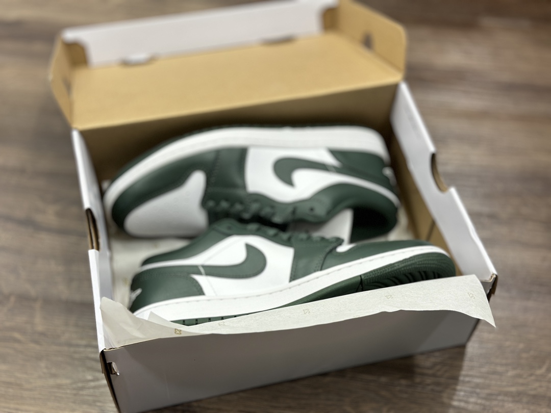 240 Air Jordan 1 Low AJ1 乔1 低帮休闲板鞋 DC0774-113