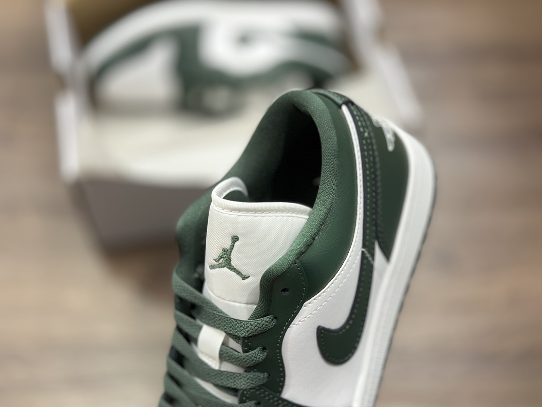 240 Air Jordan 1 Low AJ1 乔1 低帮休闲板鞋 DC0774-113