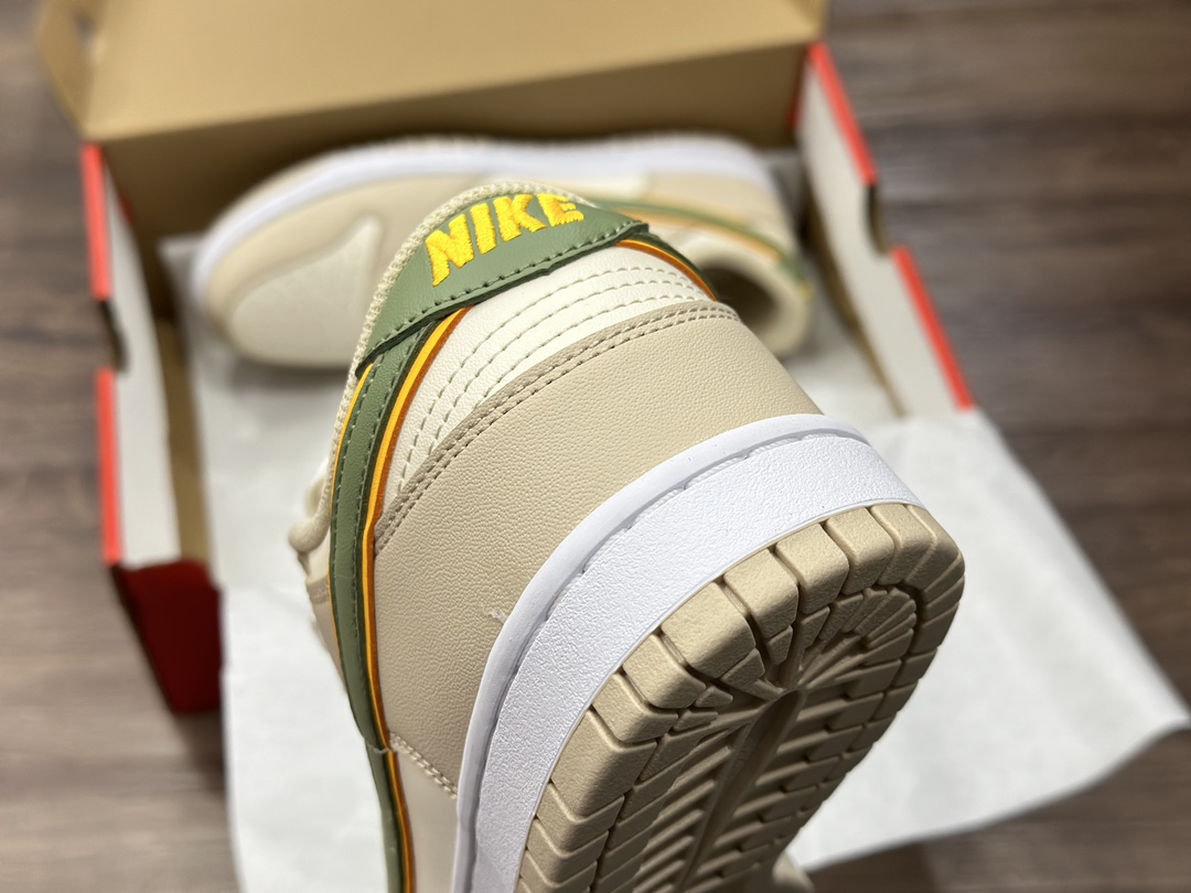 200 NIKE SB Dunk Low 低帮休闲运动鞋  FQ6869-131