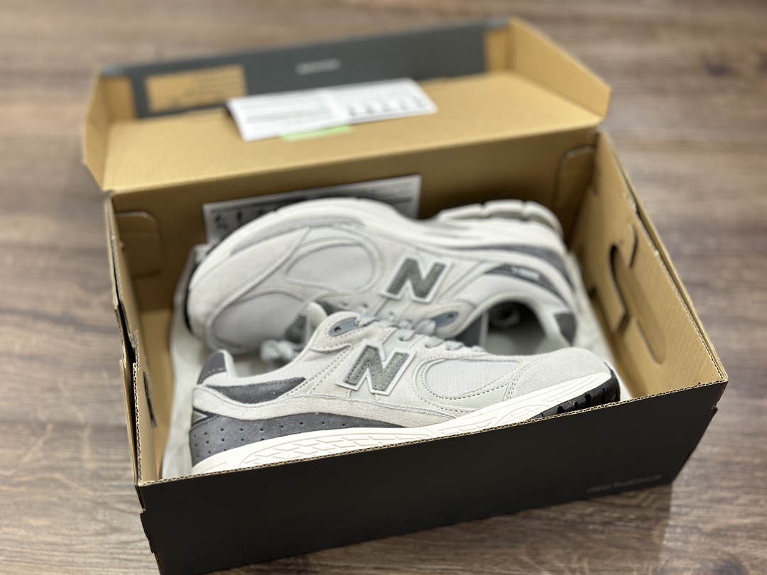 240 新百伦 New Balance 2002系列 复古休闲跑步鞋 M2002RJD