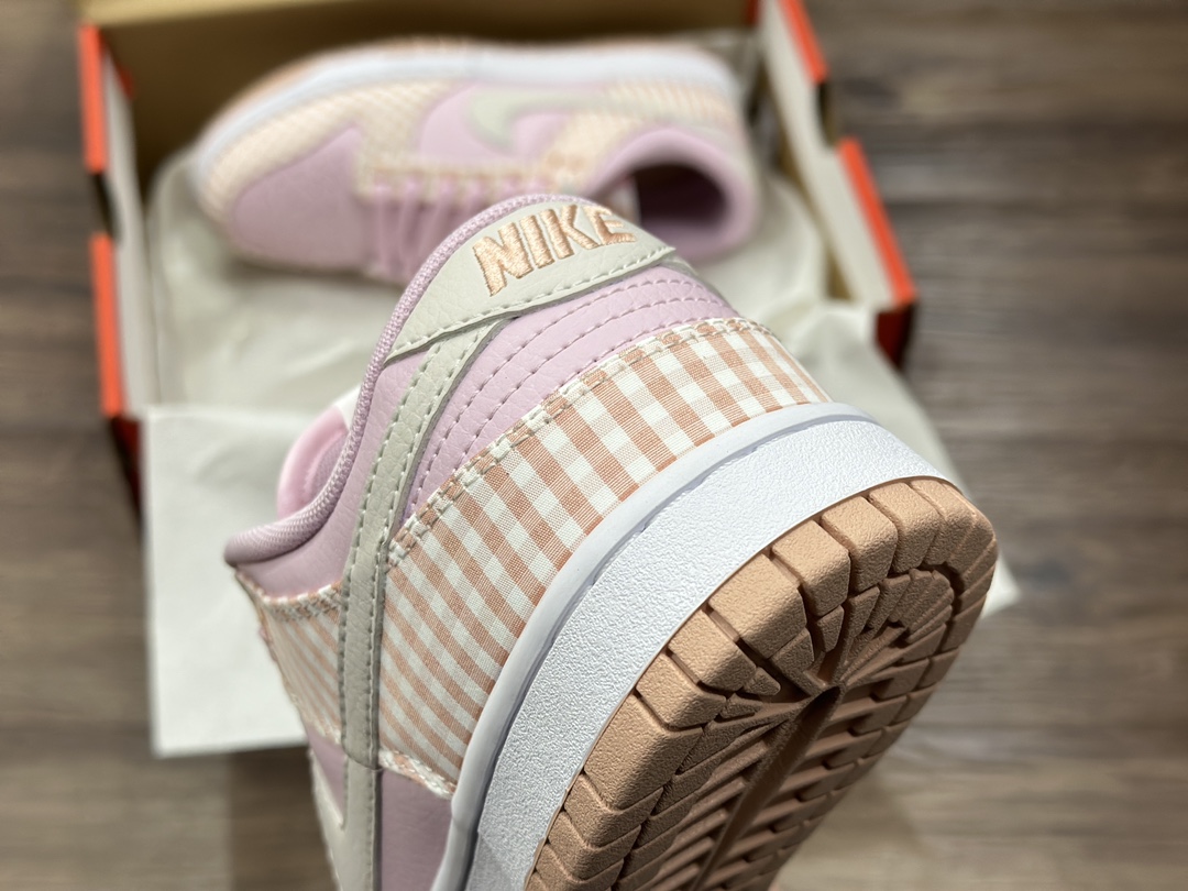 NIKE SB Dunk Low White and Pink Plaid Low-top Casual Sports Shoes FB9881-600