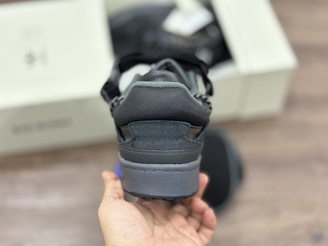 280 Bunny x adidas Forum Low 机能魔术贴礼盒   GW5021