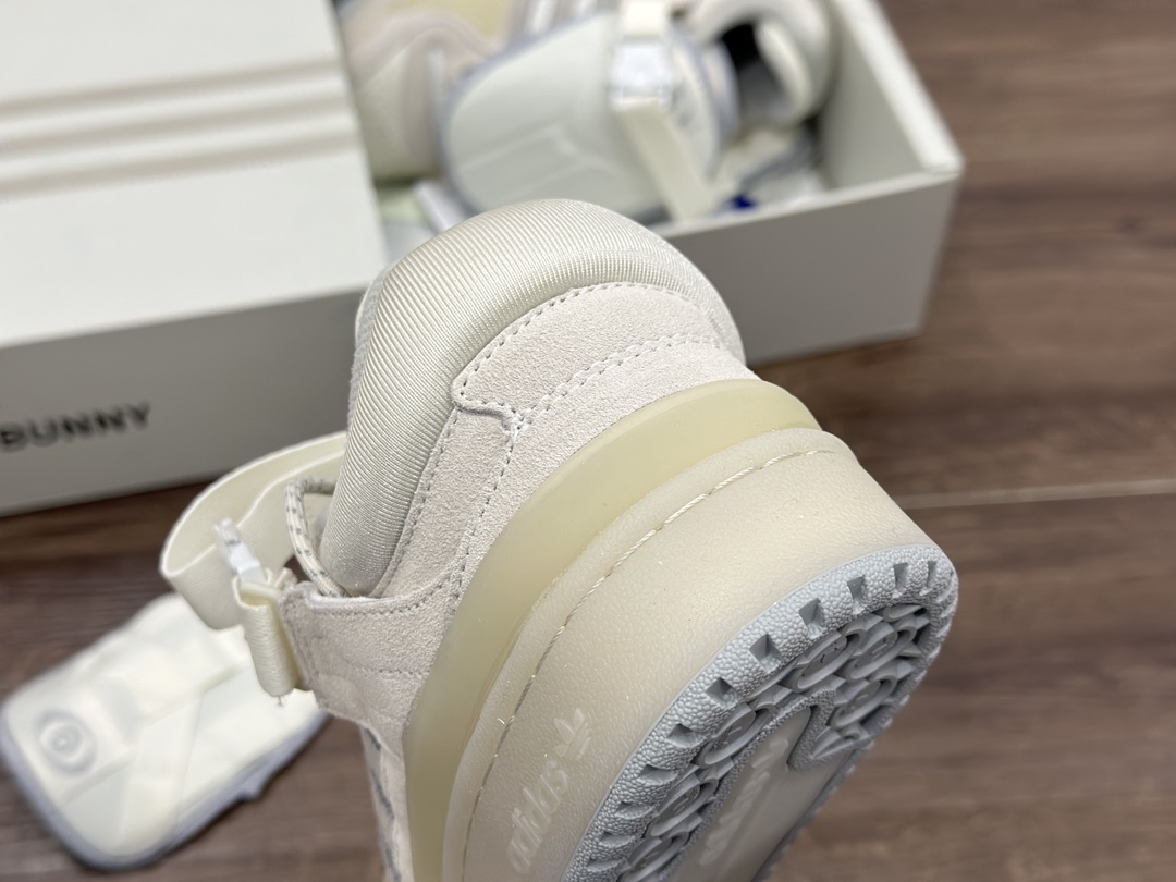 280 Bunny x adidas Forum Low 机能魔术贴礼盒 兔 HQ2153