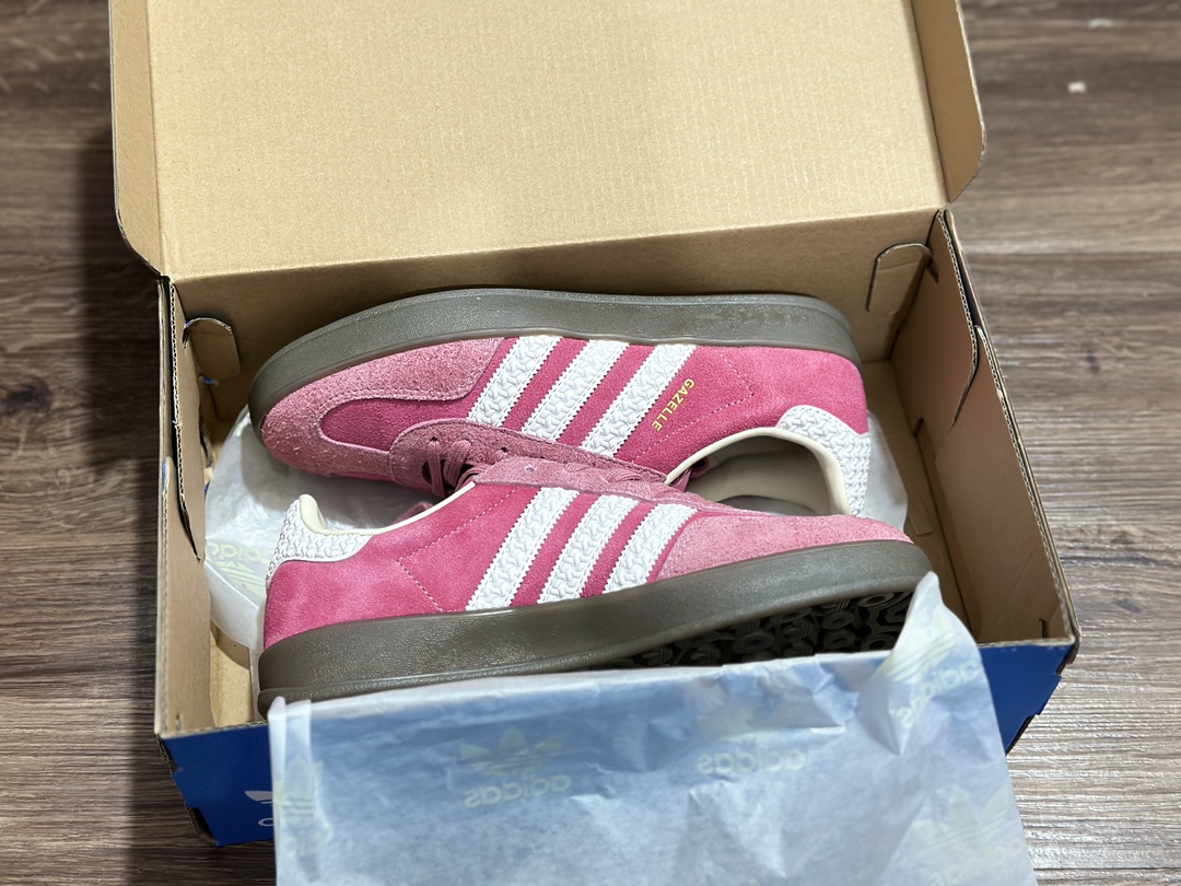 160  Adidas Gazelle Indoor Trainers 羚羊内训德训风板鞋“翻毛树莓粉白焦糖底”  IF1809