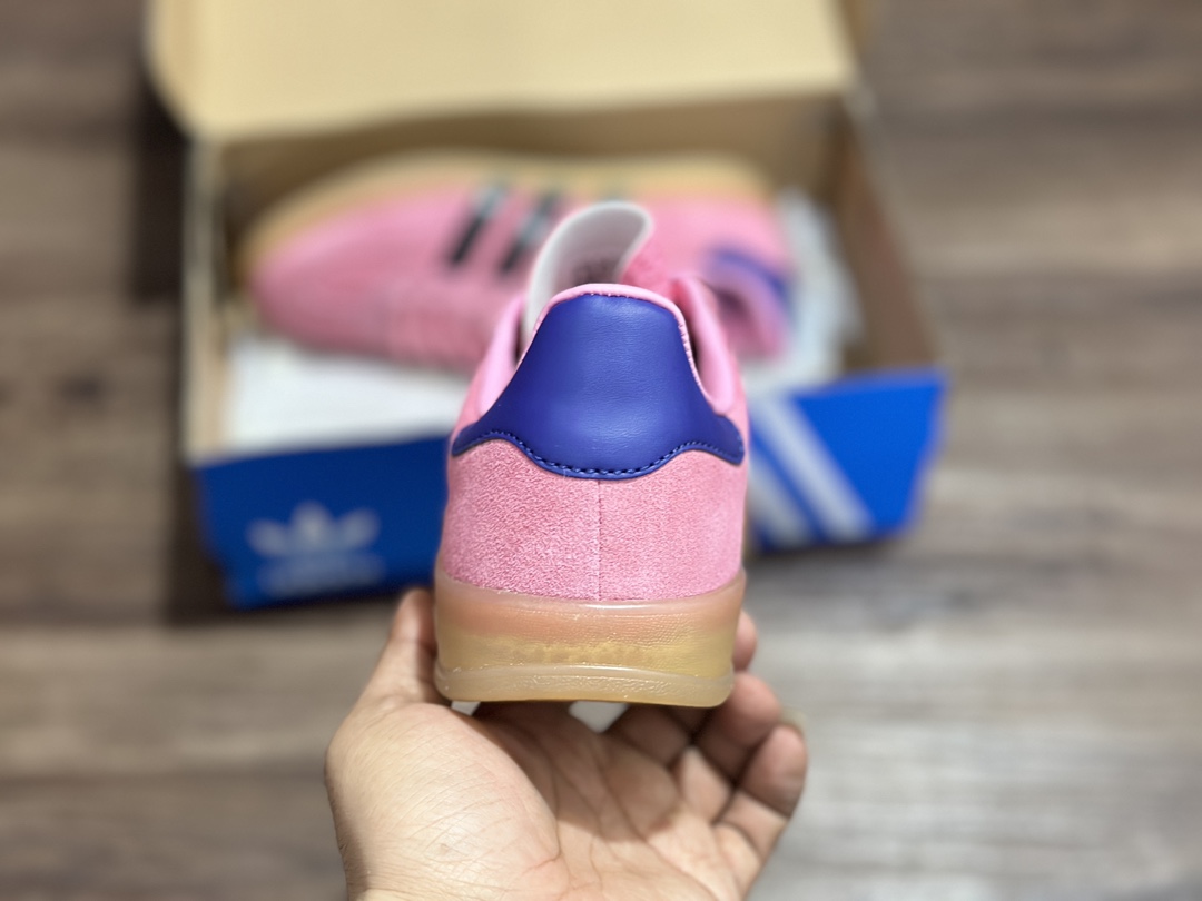 160  Adidas Gazelle Indoor Trainers 羚羊内训系列低帮板鞋“翻毛树莓粉白焦糖底”  IE7002