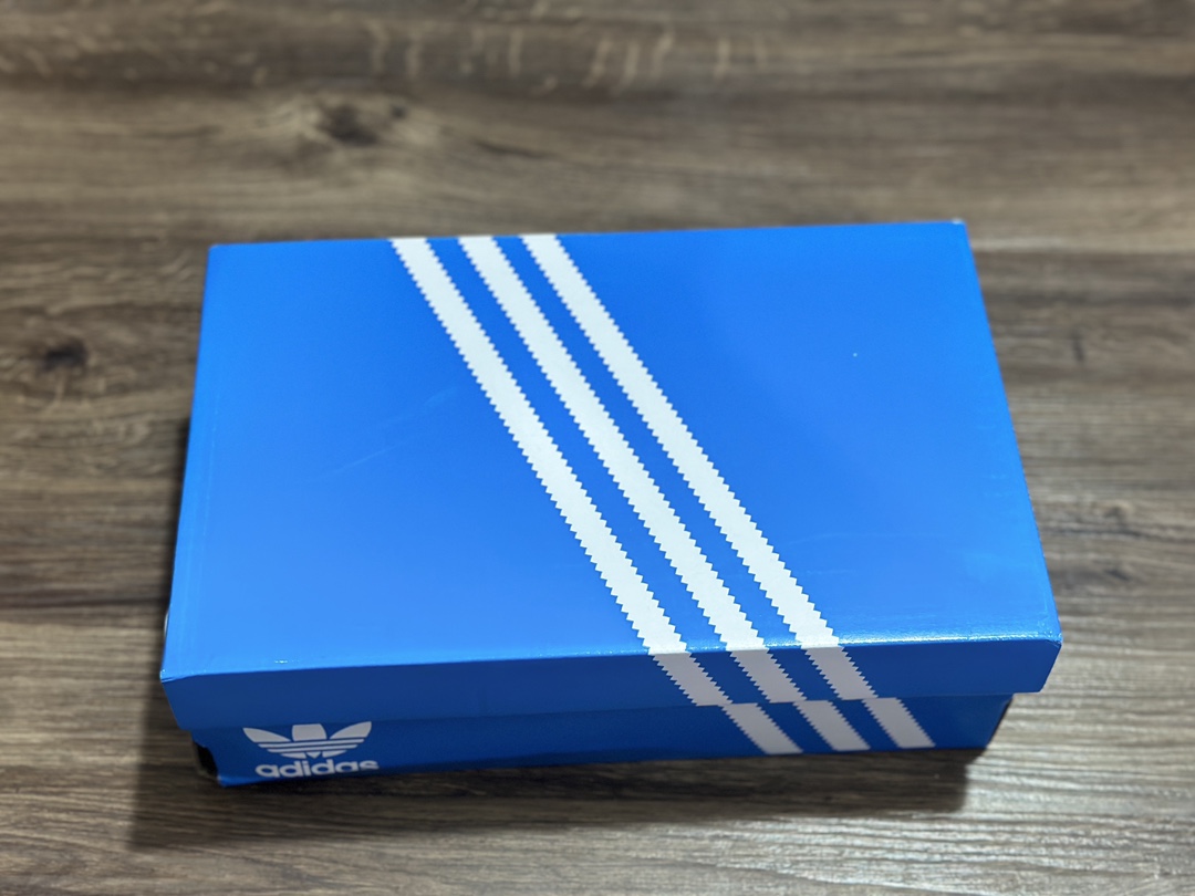 160  Adidas Gazelle Indoor Trainers 羚羊内训系列低帮板鞋“翻毛树莓粉白焦糖底”  IE7002