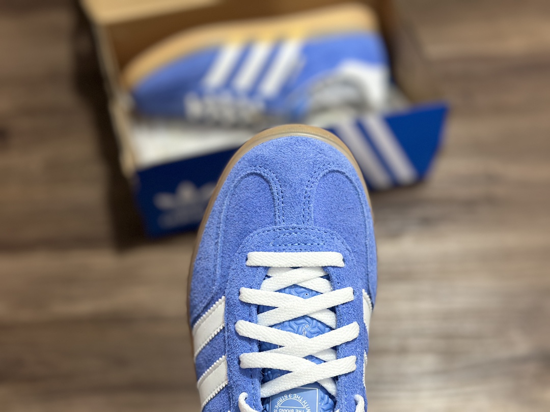 180 Adidas Gazelle Indoor Trainers 低帮复古百搭板鞋“翻毛白蓝焦糖底” HQ8717