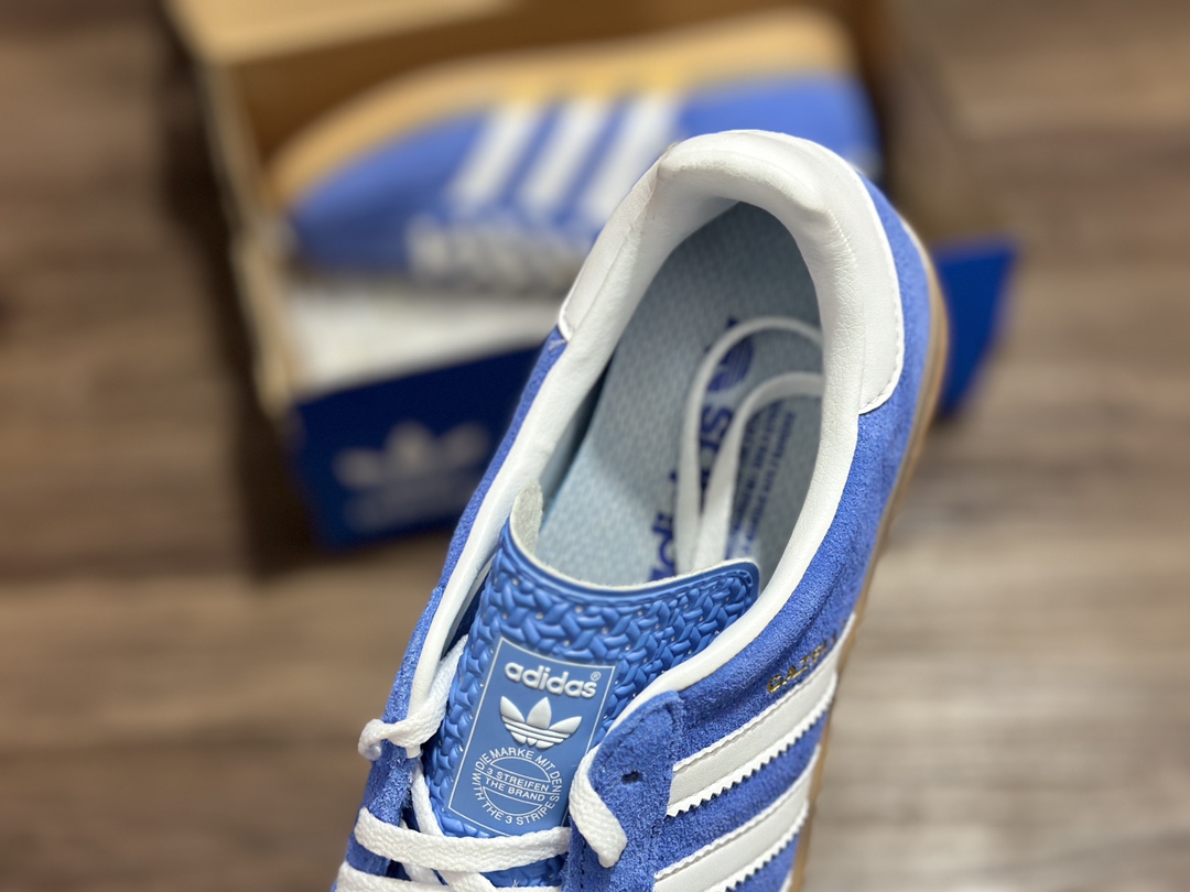 180 Adidas Gazelle Indoor Trainers 低帮复古百搭板鞋“翻毛白蓝焦糖底” HQ8717