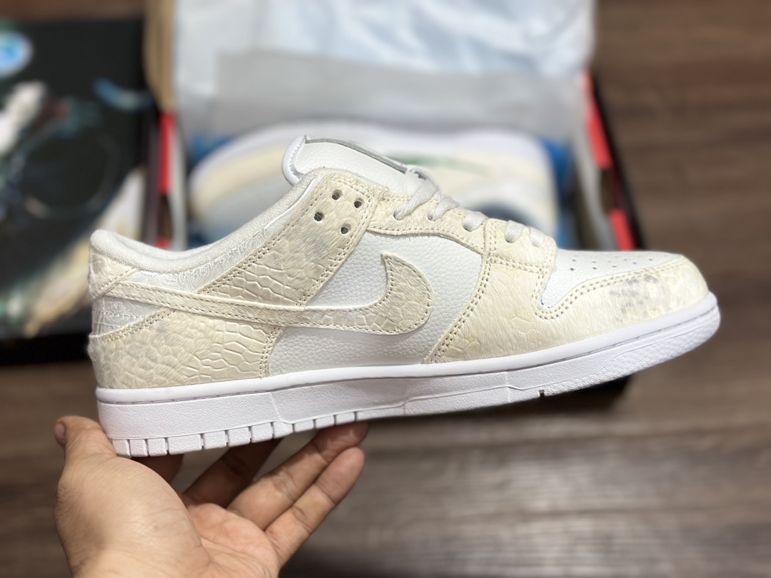 320 Nike SB Dunk Low 龙年限定 小白龙 DV0831-101