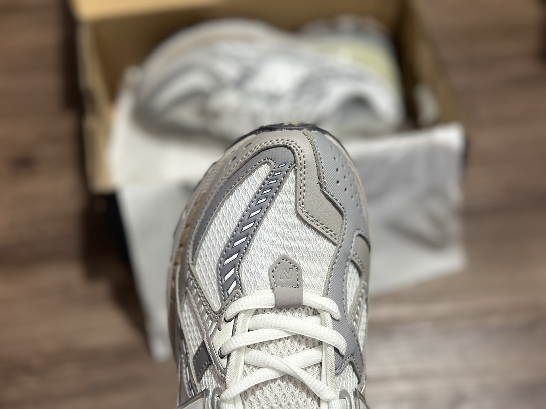 220 New Balance 1906系列复古老爹风休闲运动慢跑鞋 M1906NB