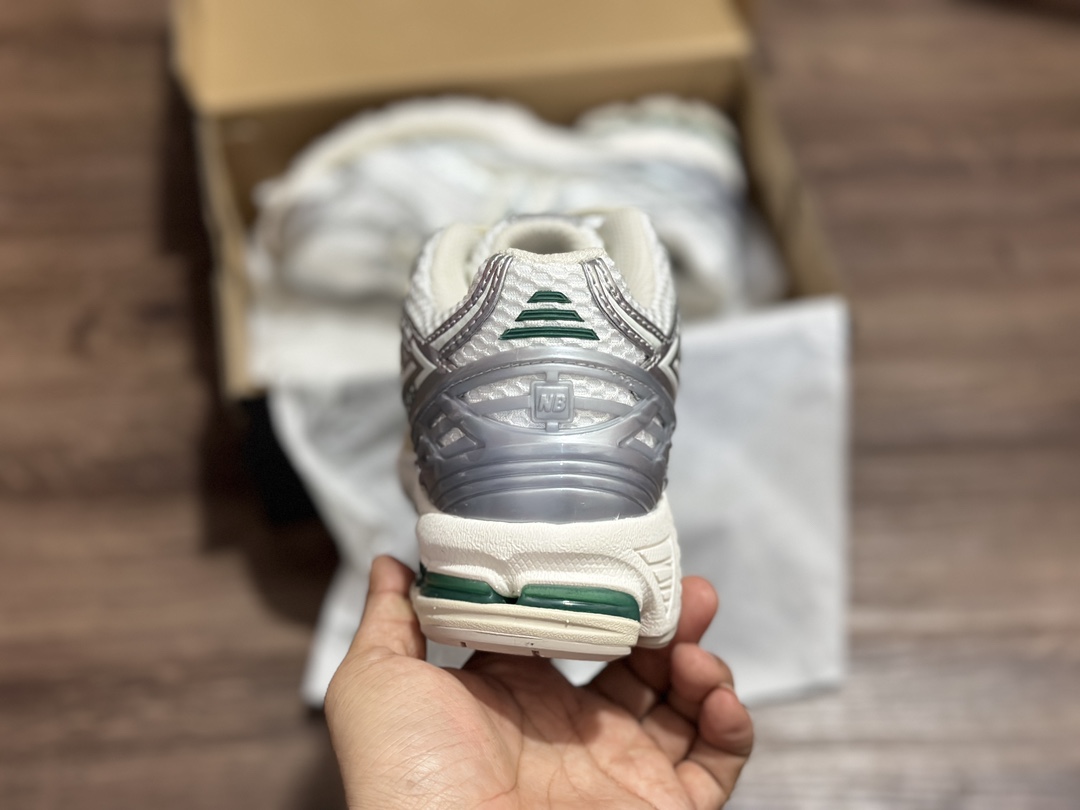 220 New Balance 1906系列复古老爹风休闲运动慢跑鞋 M1906REE