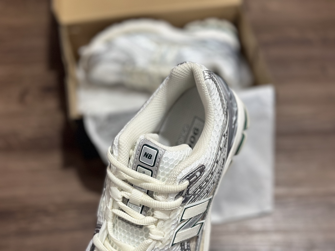 220 New Balance 1906系列复古老爹风休闲运动慢跑鞋 M1906REE