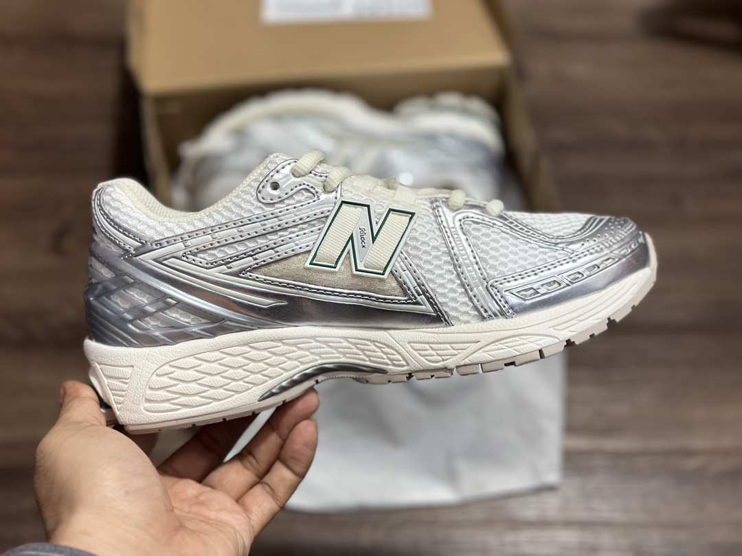 220 New Balance 1906系列复古老爹风休闲运动慢跑鞋 M1906REE