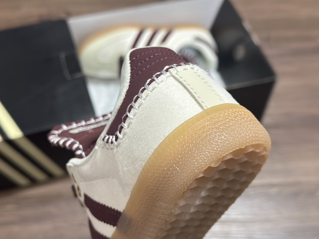 180 阿迪达斯Adidas originals Gazelle Indoor 黑马毛德训低帮复古轻便休闲板鞋 IE0586