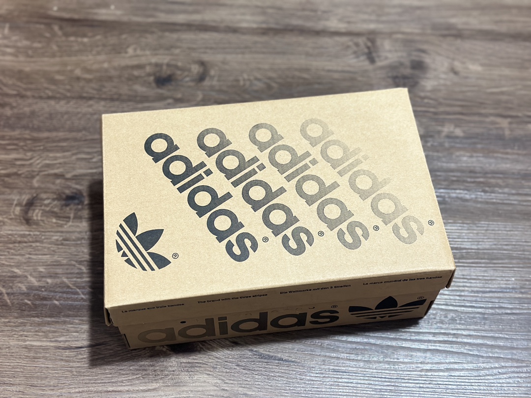 180 阿迪达斯Adidas originals Gazelle Indoor 白红镂空板鞋 IG1380