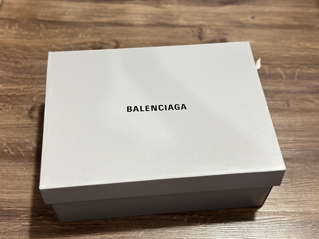 480 Balenciaga/巴黎世家 7 代 复古老爹 海外代购版