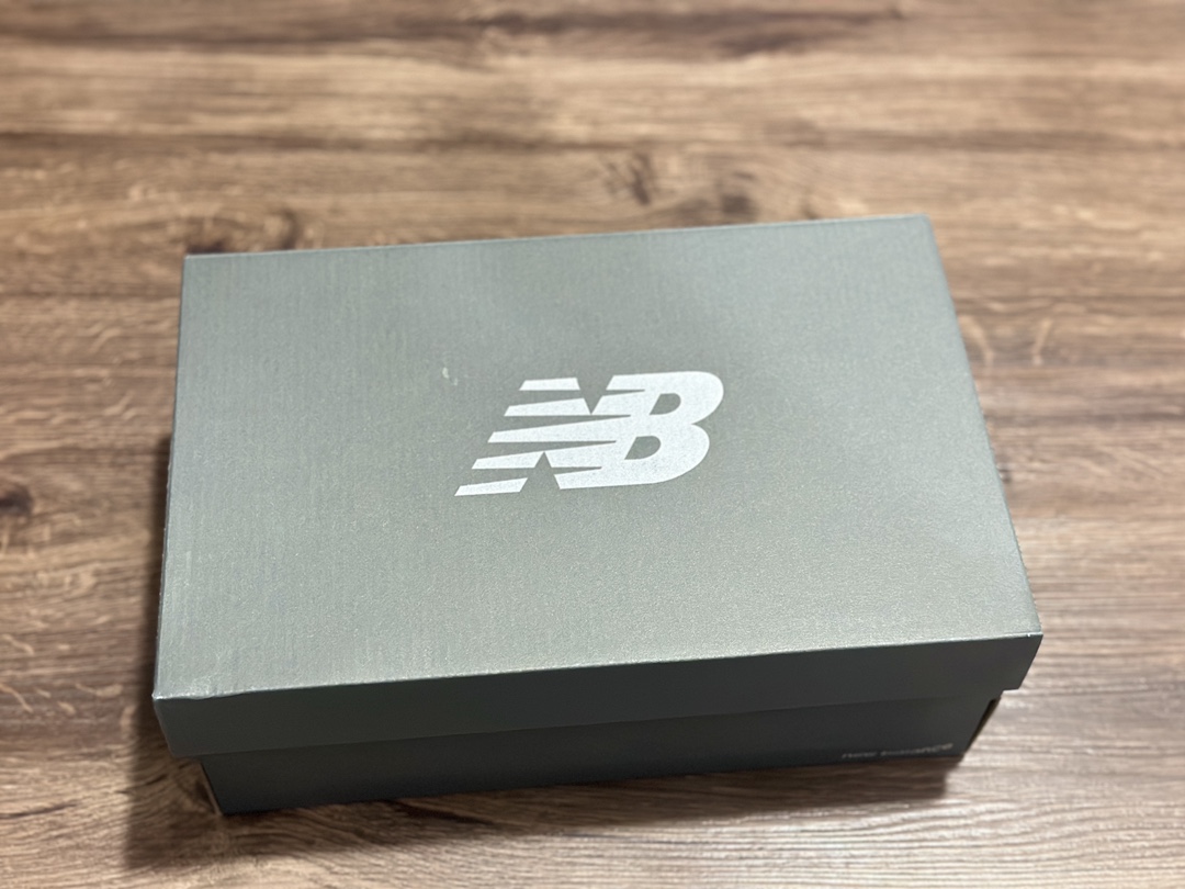 220 New Balance 1906系列复古老爹风休闲运动慢跑鞋  M1906RQA