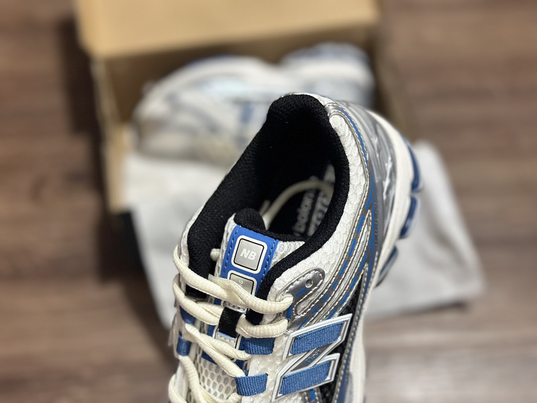 220 New Balance 1906系列复古老爹风休闲运动慢跑鞋 M1906REB