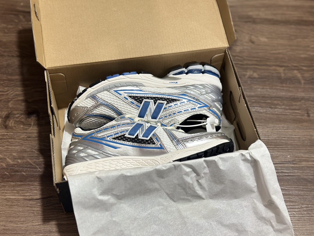 220 New Balance 1906系列复古老爹风休闲运动慢跑鞋 M1906REB